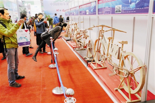 自行車電動(dòng)車展覽會(huì)在梅江開(kāi)幕 看自行車炫酷功(圖1)